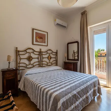 In The Shadow Of The Olympic Stadium רומא