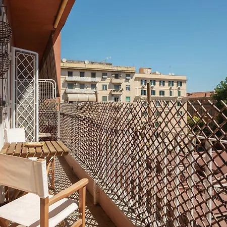 In The Shadow Of The Olympic Stadium רומא